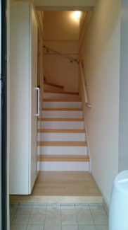 明るい玄関です