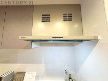 パワフルな吸引力で調理中の臭気等をしっかり処理してくれ、室内を快適に保ってくれます。