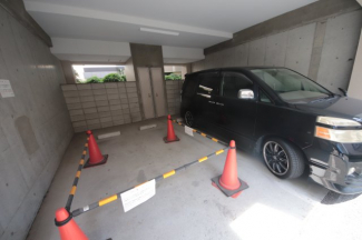 駐車場に車を止められます