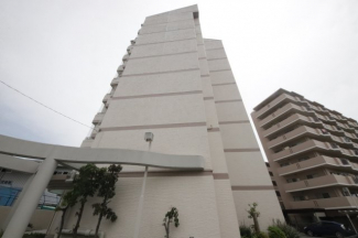 落ち着いた雰囲気の外観です