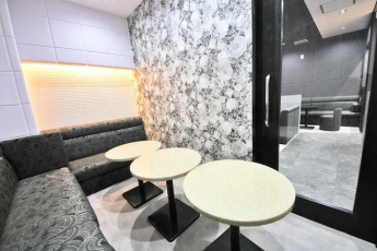 ３Ｆ★約２１．７坪★深夜営業可能のお店です★