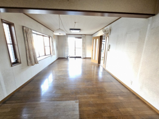 窓が多いので明るいですね