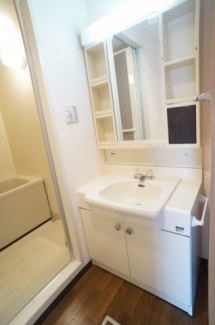 参考、同建物・反転間取りの号室