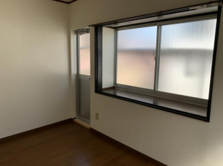 ベランダにつながるサービスルームです