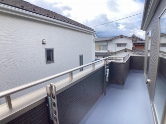 物干しの高さ調節ができるのでズボンが下についたり…そんなプチ