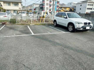 松山市道後北代の駐車場の画像