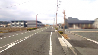 【前面道路含む現地写真】