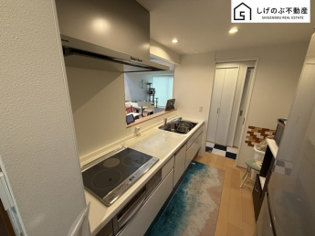 キッチンは大容量の収納スペースが確保されたつくりになっています。