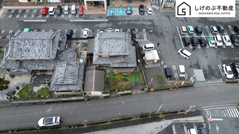 約92坪
平坦
解体更地渡し
徒歩圏内にスーパーやコンビニエンスストアが充実しているので買い物にとても便利です♪
自分らしいスタイルの暮らしを自由設計で一緒に作りませんか？