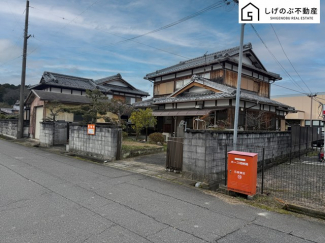 約92坪
平坦
解体更地渡し
徒歩圏内にスーパーやコンビニエンスストアが充実しているので買い物にとても便利です♪
自分らしいスタイルの暮らしを自由設計で一緒に作りませんか？