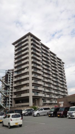 外観。総戸数228戸の大規模なマンションです。◎鍵は当社にあるのでスムーズに内覧出来ます