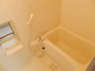 日々の疲れを癒すお風呂付です