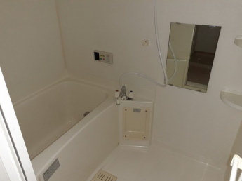 落ち着いた空間のお風呂です