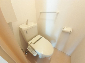 ゆったりとした空間のトイレです