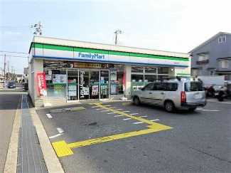 ファミリーマート千鳥が丘店まで670m