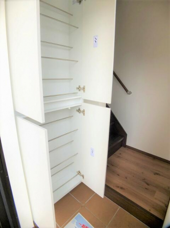 シューズボックス