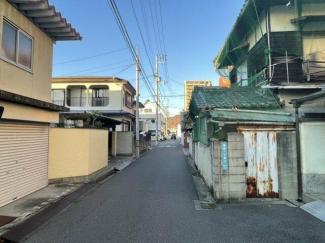 対象不動産を南側から撮影した写真です。