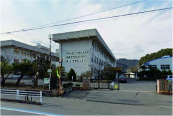 新居浜市立惣開小学校まで680m