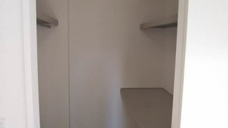 ウォークインクローゼットはいろいろ収納できて便利ですね。