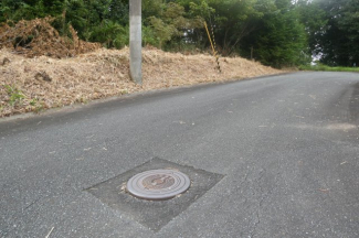 【前面道路含む現地写真】