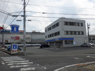 ローソン松山東石井六丁目店まで207m