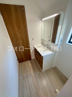 独立洗面台で身支度をすべて済ませてしまいましょう