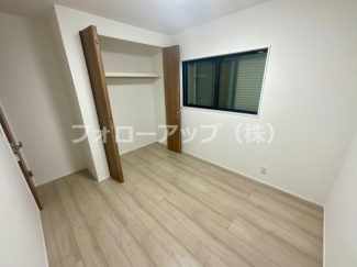 ゆったりした洋室です