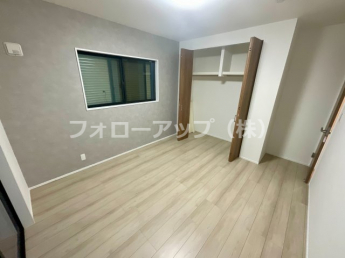 個人の部屋や寝室として使える洋室です