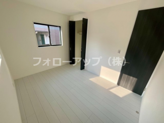 使い勝手のいい洋室です