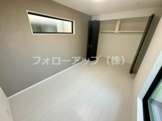 個人の部屋や寝室として使える洋室です