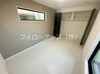 個人の部屋や寝室として使える洋室です