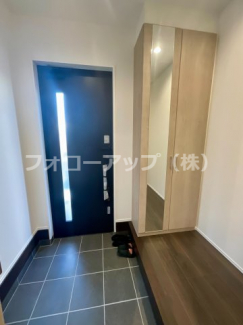 毎日通る玄関はこちらです