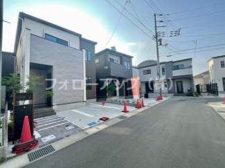 前面道路含む現地写真です