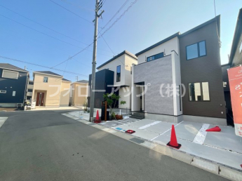 前面道路含む現地写真です