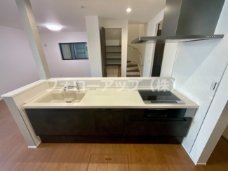 コンパクトなキッチンで掃除もラクラク