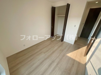 ゆったりした洋室です