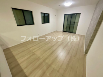 ゆったりした洋室です