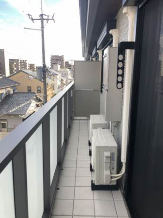 【バルコニー】