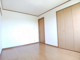 内装は落ち着いています