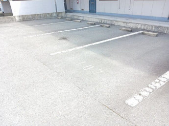 駐車場に車を止められます