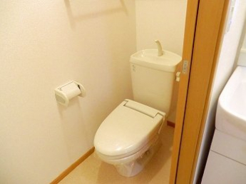 清潔感のあるトイレです