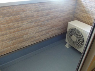 落ち着いた時間を過ごせるバルコニーです