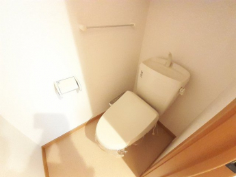 コンパクトで使いやすいトイレです