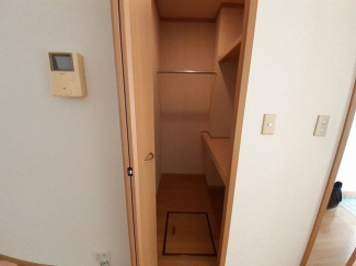 たっぷりとした収納スペースです