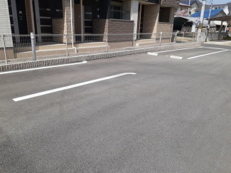 駐車場があるので、車を買う予定の方も安心です