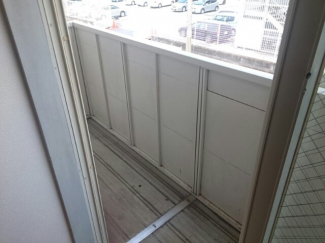 落ち着いた時間を過ごせるバルコニーです