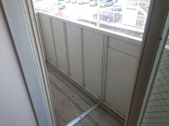 落ち着いた時間を過ごせるバルコニーです