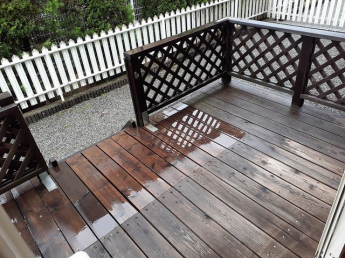 外からの目が気にならないバルコニーで洗濯物が干せます