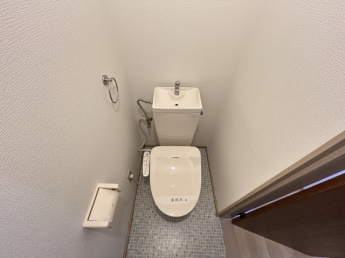 清潔感のあるトイレです