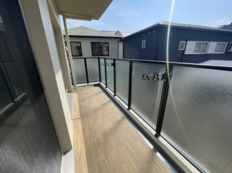 落ち着いた時間を過ごせるバルコニーです